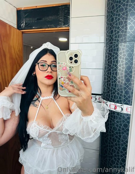 annykalif xxx star photo