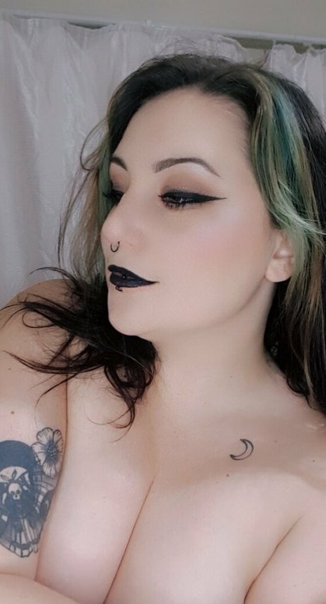 Alrighty P3ach sexy model photo