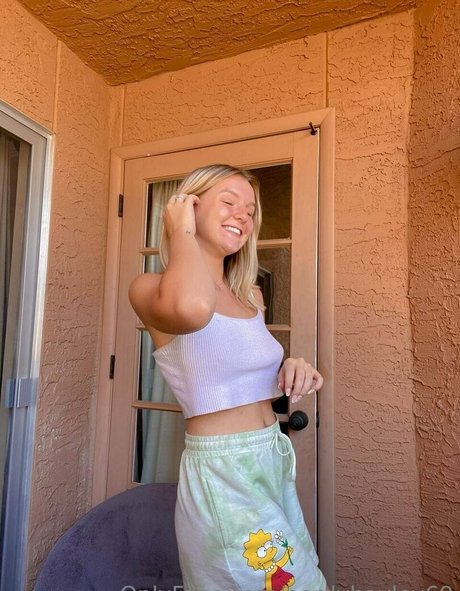 nerdyhayley69 exclusive actress photo