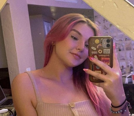 nerdyhayley69 pornstar beautiful archive