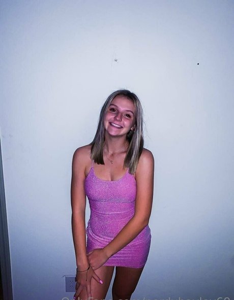 nerdyhayley69 model pornographic image