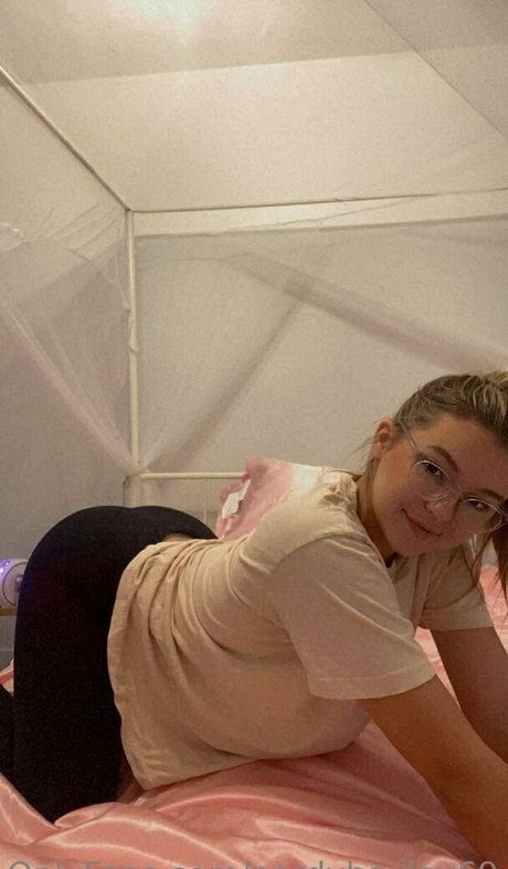 nerdyhayley69 model nice photo