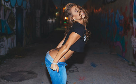 Nicole Mejia pornstar top pic