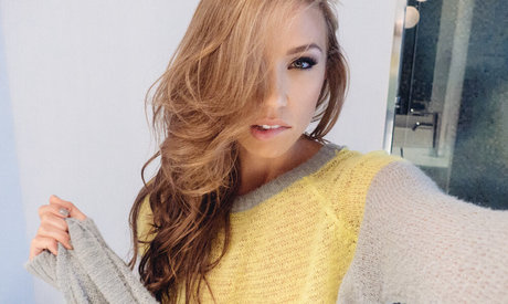 Nicole Mejia model top photos