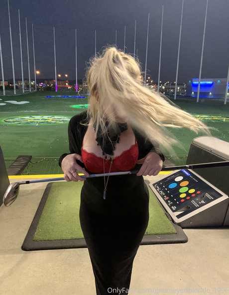 greeneyedblonde 1996 pretty model picture