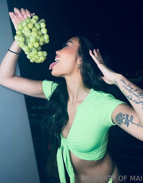 Queen Mai sexy pornstar pics