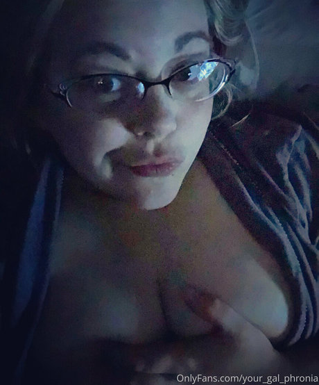 yourgalphronia sexy actress picture