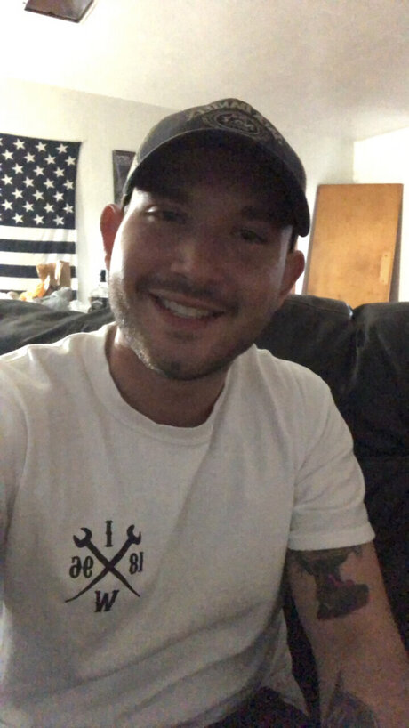 cgmike star nude photo