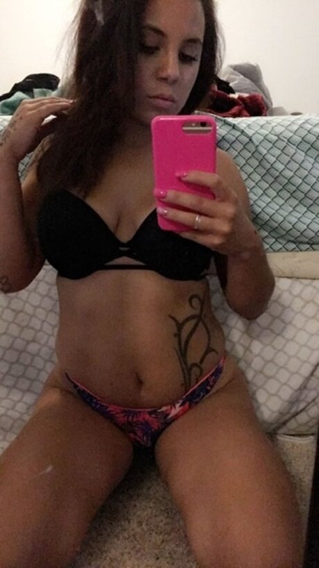 Jennicakezzz25 porn star pics