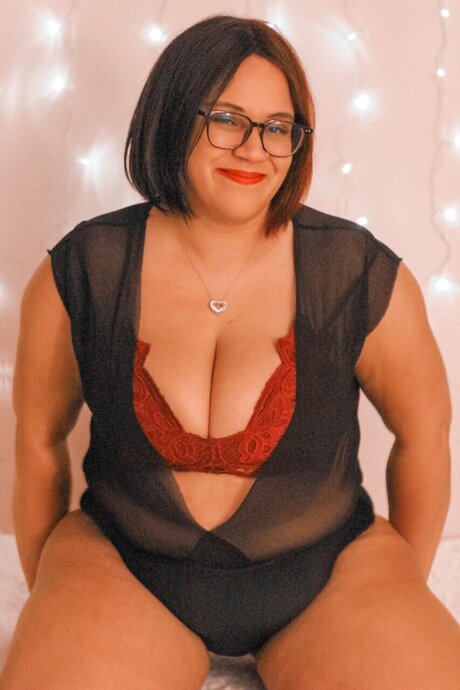 AAnn model adult pic