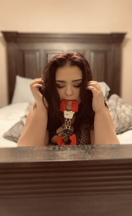 Jenna Cloud hd pornstar pics