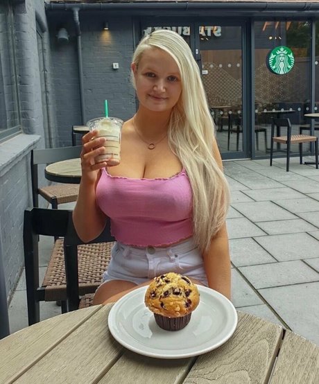 Zandra May nude pornstar images