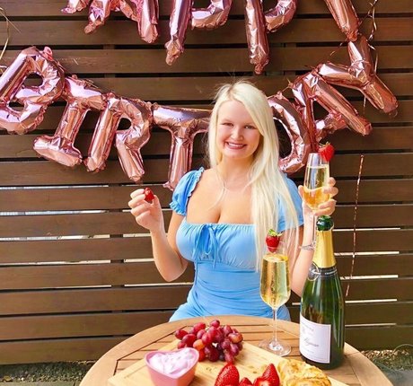 Zandra May model porn pics