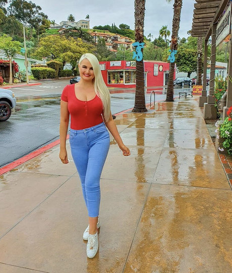 Zandra May pornstar free galleries