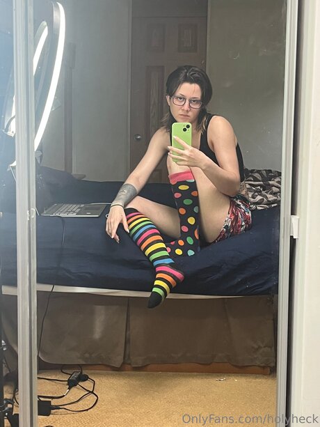 holyheck model nudes image