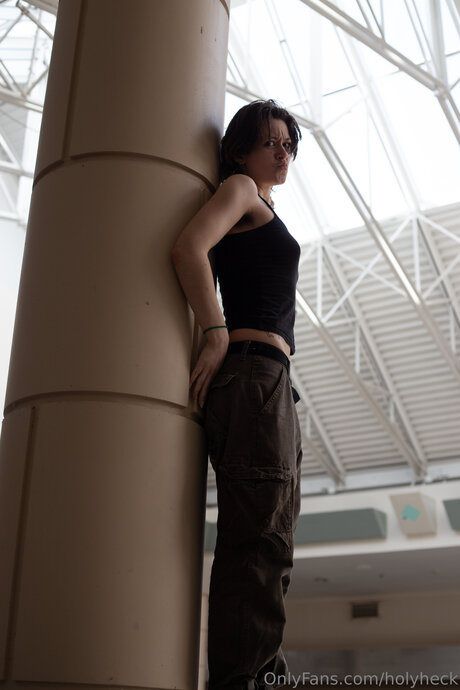 holyheck free actress picture