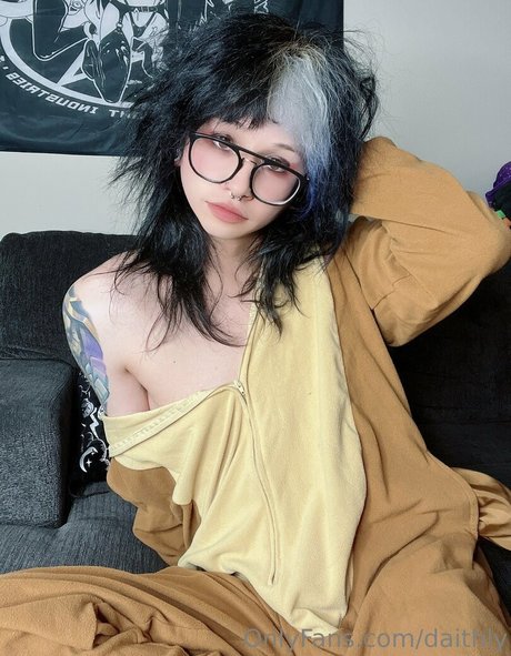 alsweyrs nudes model pic