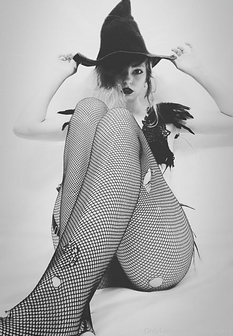 hopeypokey high quality model pic