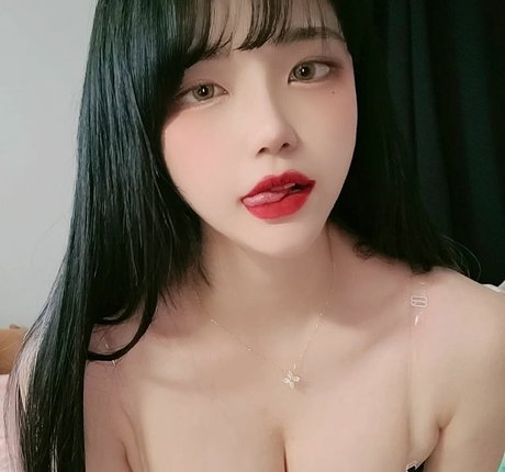 blonde cumshot onlyfans hd pics