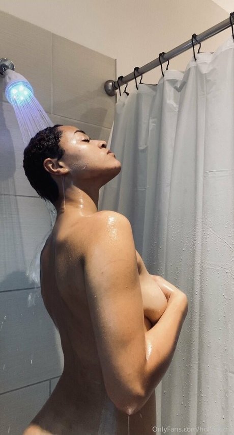 holymacre model hot gallery