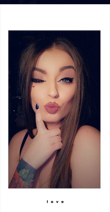 itsxonia model top image