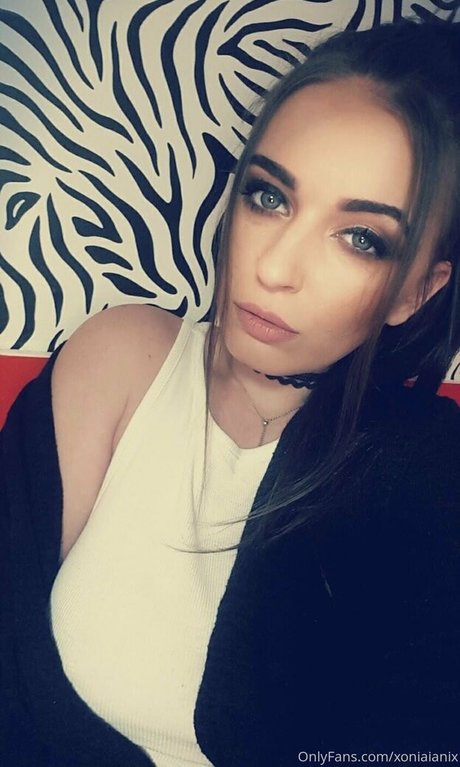 itsxonia naked model pictures