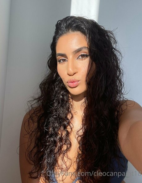cleopatrateen pornographic model photo