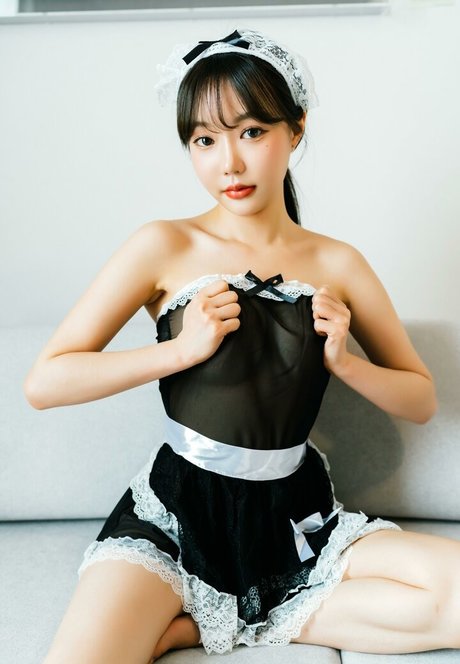 Jucy Nari hd model photo