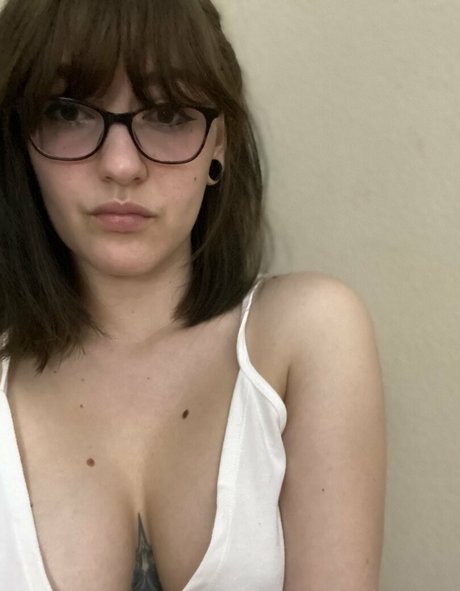 minaluna pornstar sexy photo