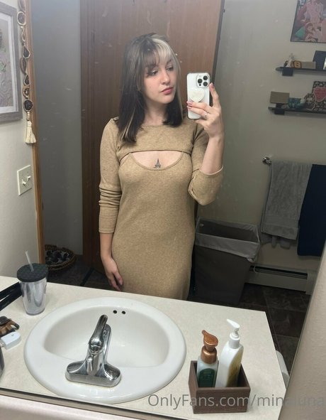 minaluna star nudes gallery