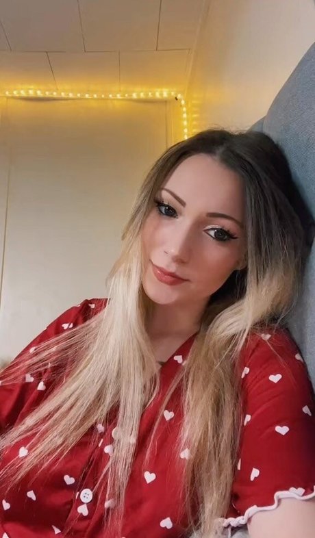 Little Momma pornstar xxx img