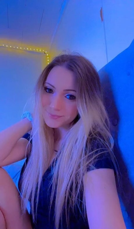 Little Momma sexy actress image
