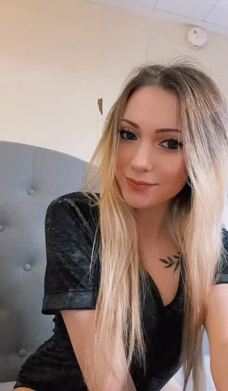 Little Momma hd pornstar picture