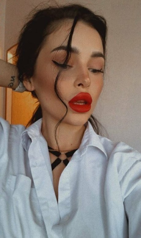 Mila Moore exclusive actress archive