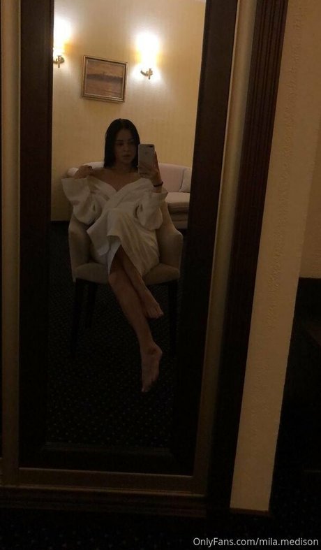 Mila Moore model perfect picture