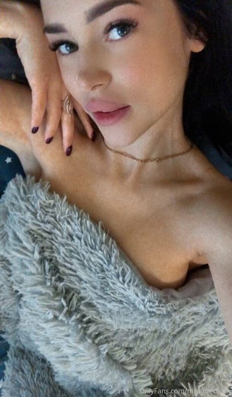 Mila Moore nice model photos