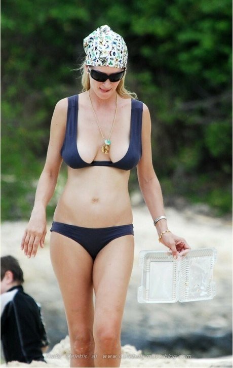 Uma Thurman model sexy pics