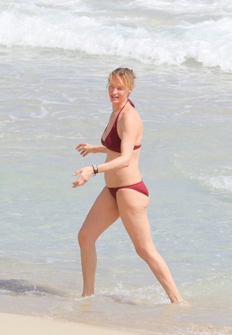 Uma Thurman xxx model img