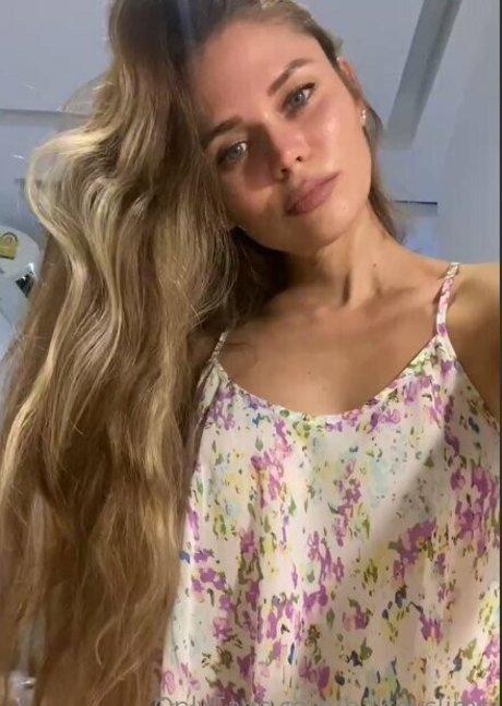 girl on girl onlyfans exclusive img