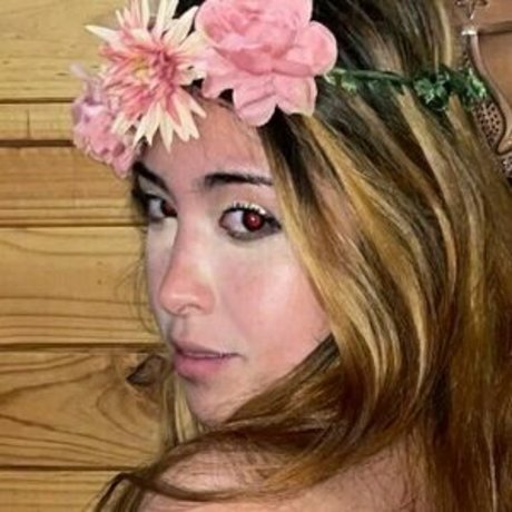 penelopeland model nude images