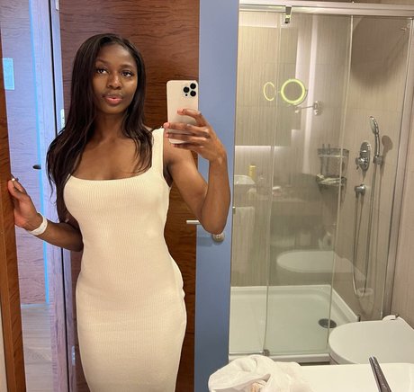 Khaddi Sagnia nice model pic