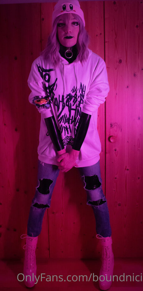 boundnici model top photos