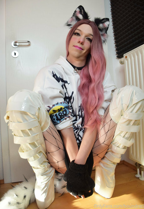 boundnici naked star pictures