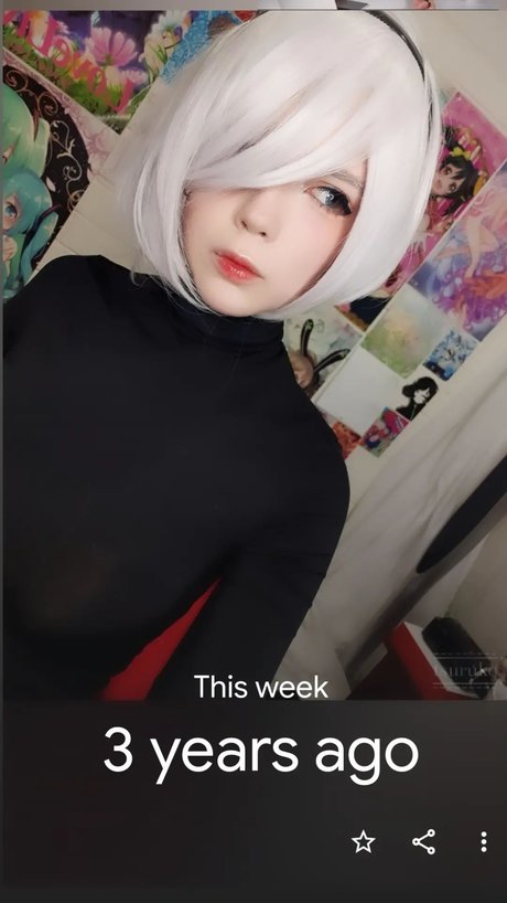 Tsuruko The Alien model hot picture