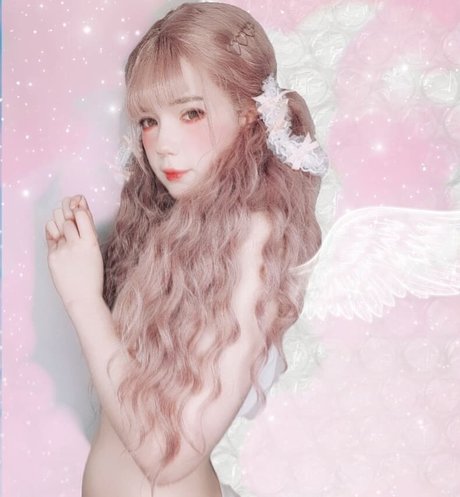 Tsuruko The Alien porn model images