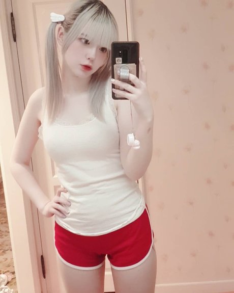 Tsuruko The Alien profile pic