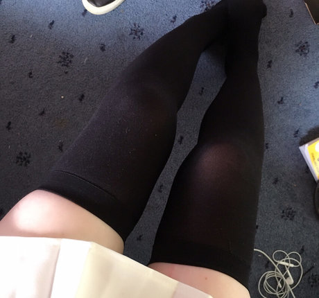 Tsuruko The Alien exclusive actress photos