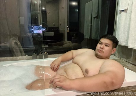 theearthkit model nudes pics