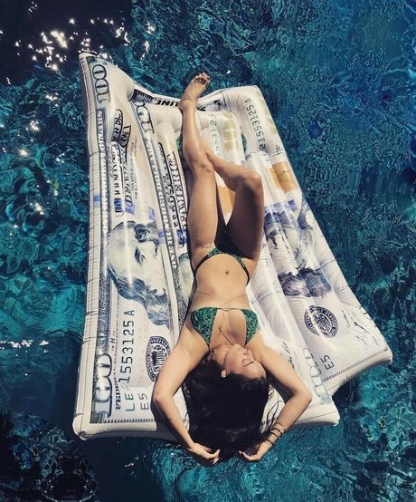 Natalie Martinez pretty actress pictures