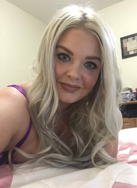 curvaceous barbie hd model photos